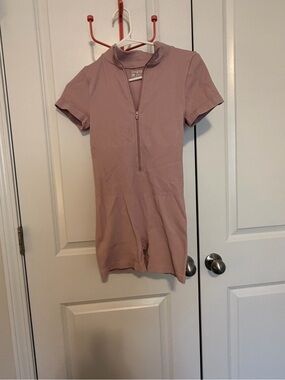 Ribbed Mauve Zip-Front Romper